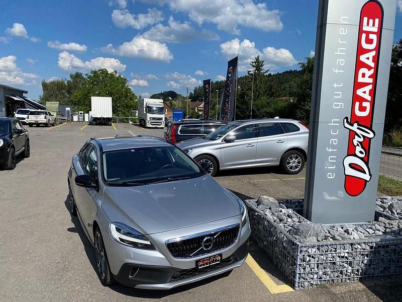 Gebraucht 2018 Volvo V40 CC Pro Kombi | CHF 15’900 (Fairer Preis) - Bild 1/4