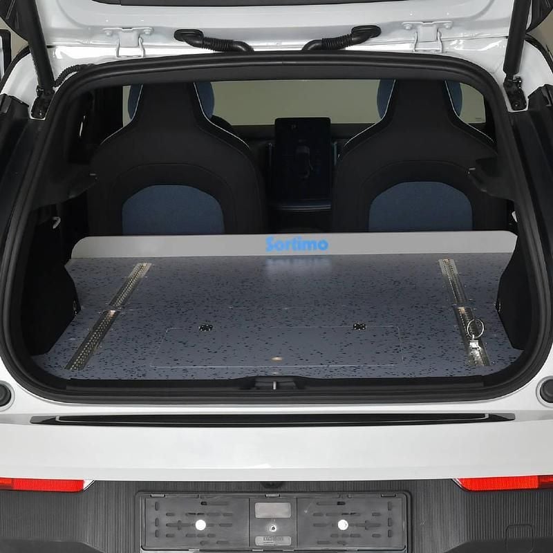 Weiss Gebraucht 2025 Volvo EX30 SUV | CHF 35’425 (Superpreis) - Bild 1/4