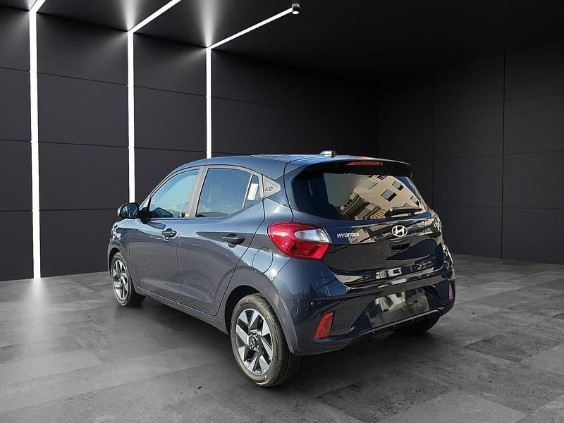 Neu Hyundai i10 79 PS (58 kW) 2025 Grau Kleinwagen