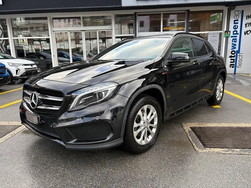Gebraucht Mercedes GLA250 AMG line 211 PS (155 kW) 2015 SUV