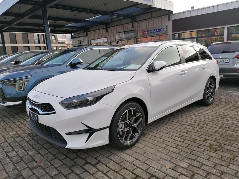 Weiss Neu 2025 Kia Ceed Sportswagon Kombi | CHF 32’350 - Bild 1/4