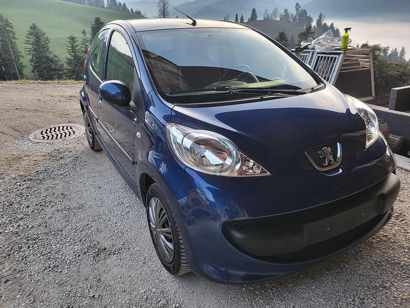 Gebraucht Peugeot 107 68 PS (50 kW) 2008 Kleinwagen
