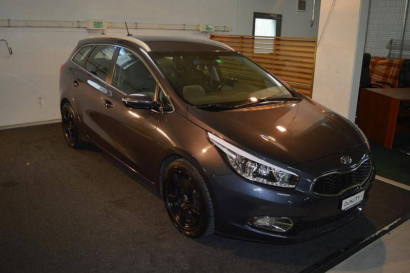 Gebraucht Kia Ceed Sportswagon Style 135 PS (99 kW) 2014 Kombi