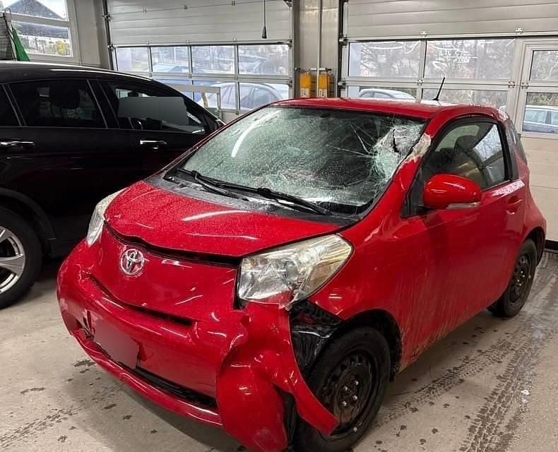 Gebraucht Toyota iQ Luna 68 PS (50 kW) 2012 Kleinwagen