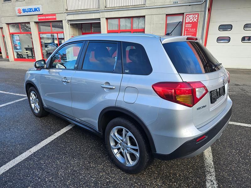 Gebraucht Suzuki Vitara 140 PS (102 kW) 2016 Silber SUV