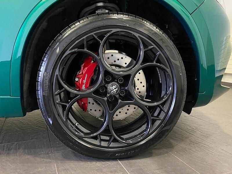 Neu Alfa Romeo Stelvio Quadrifoglio 520 PS (382 kW) 2025 SUV