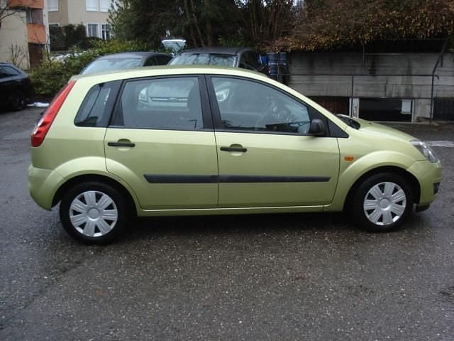 Gebraucht Ford Fiesta Trend 80 PS (58 kW) 2006 Kleinwagen