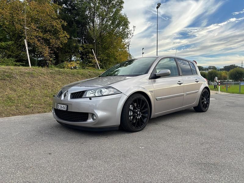 Gebraucht Renault Mégane III 225 PS (165 kW) 2009