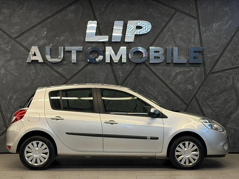 Gebraucht Renault Clio II Expression 75 PS (55 kW) 2009 Kleinwagen