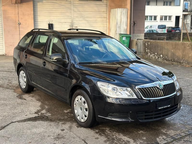 Gebraucht Skoda Octavia Ambiente 105 PS (77 kW) 2011 Kombi