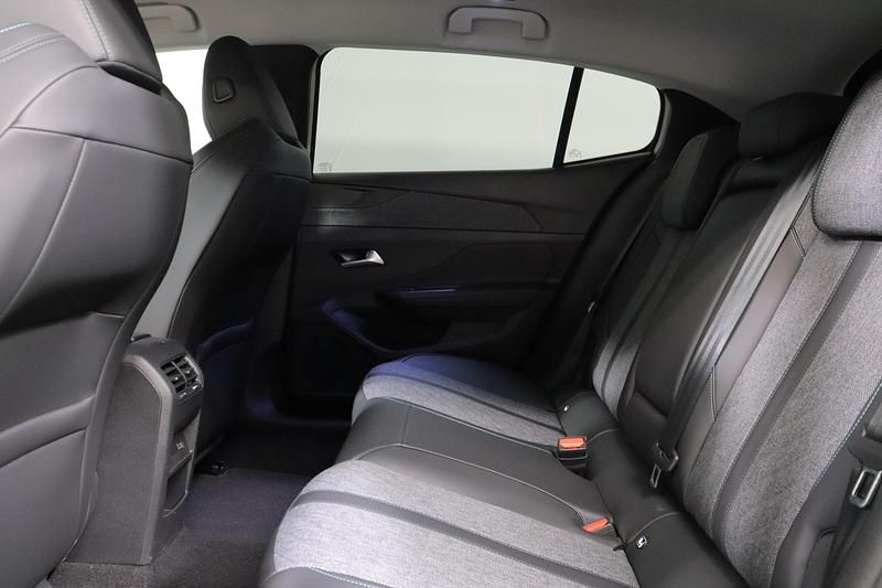 Gebraucht Peugeot 408 Allure 224 PS (164 kW) 2023 Weiss Limousine