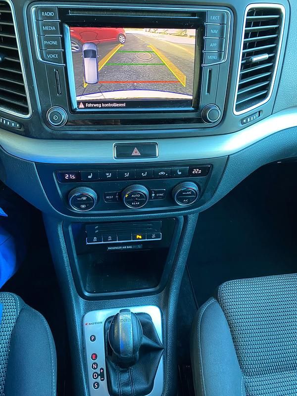 Gebraucht VW Sharan Comfortline 177 PS (130 kW) 2019 Van / Kleinbus