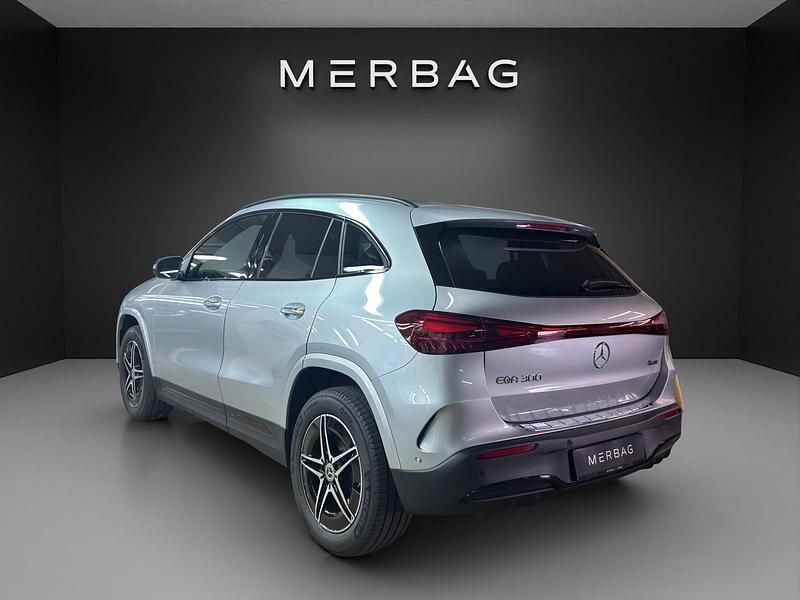 Neu Mercedes EQA300 167 kW (228 PS) 2025 Silber SUV