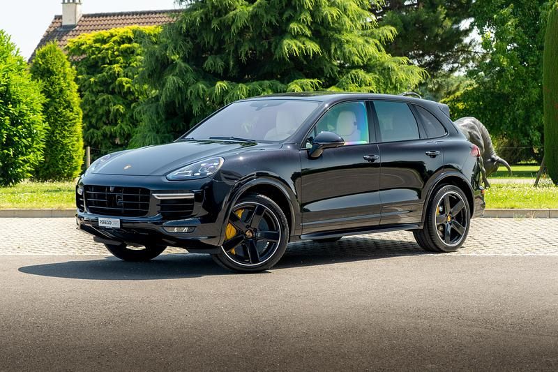 Gebraucht 2016 Porsche Cayenne Turbo S SUV | CHF 43’900 (Fairer Preis) - Bild 1/4
