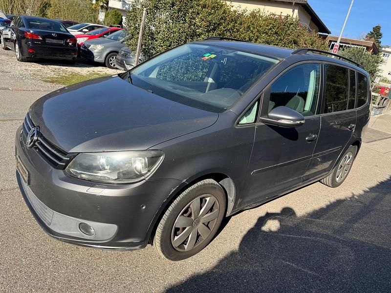 Gebraucht VW Touran Comfortline 105 PS (77 kW) 2011 Van / Kleinbus