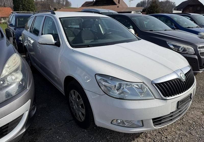 Gebraucht Skoda Octavia Elegance 160 PS (117 kW) 2013 Kombi