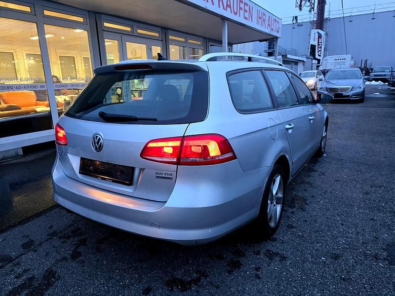 Gebraucht VW Passat Trendline 140 PS (102 kW) 2011 Kombi