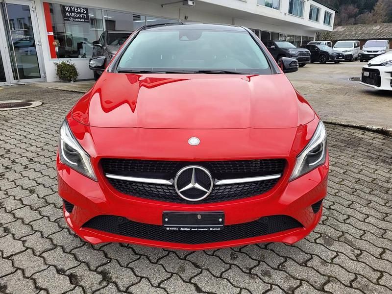 Gebraucht Mercedes CLA250 Shooting Brake Urban 211 PS (155 kW) 2016 Rot Kombi