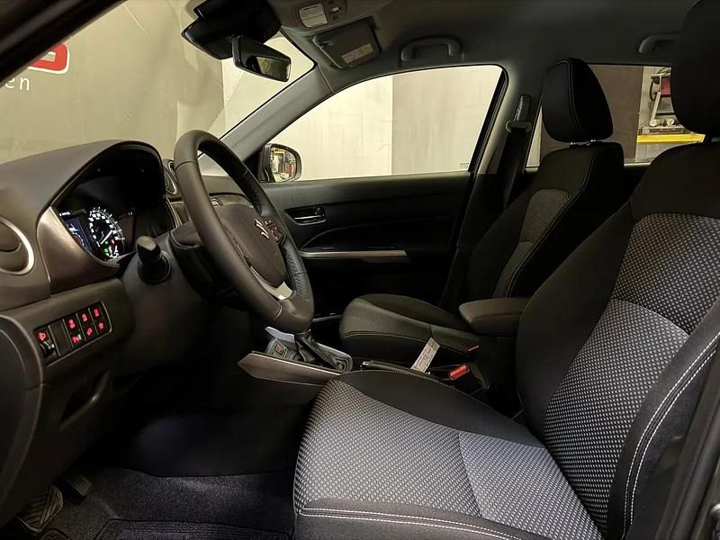 Neu Suzuki Vitara 110 PS (80 kW) 2025 Weiss SUV