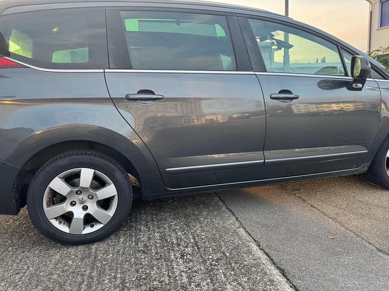 Gebraucht Peugeot 5008 156 PS (114 kW) 2012