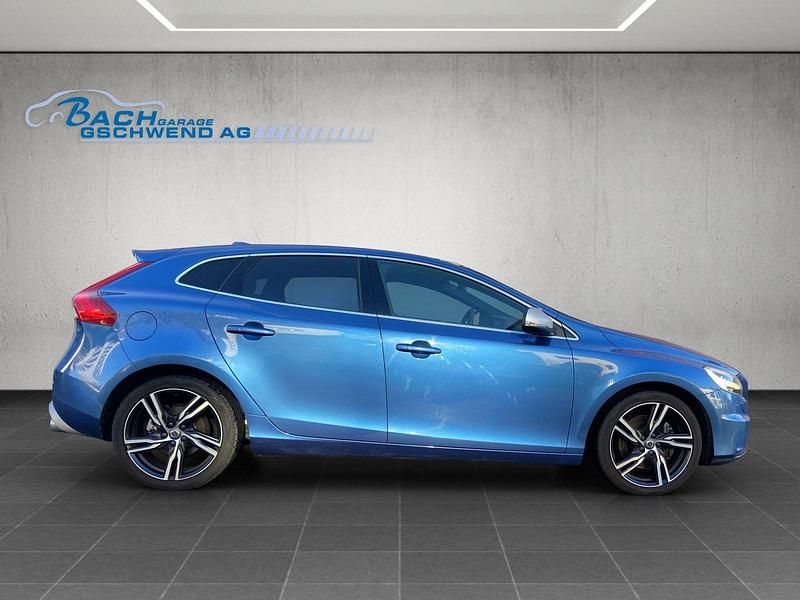 Gebraucht Volvo V40 R-Design Momentum 245 PS (180 kW) 2016 Limousine