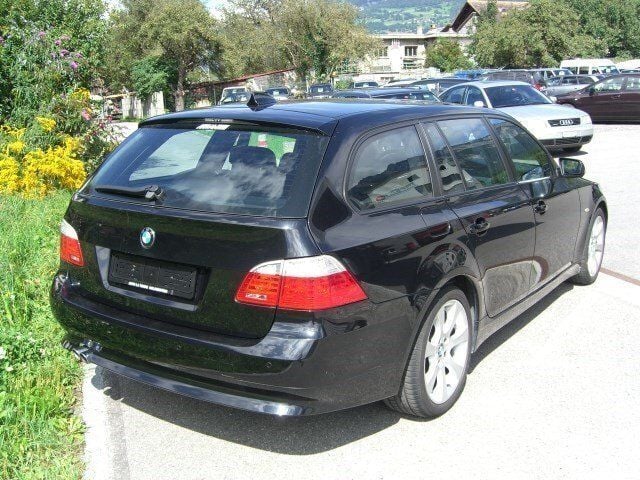 Gebraucht BMW 530 Comfort Edition 235 PS (172 kW) 2009 Schwarz, met. Kombi