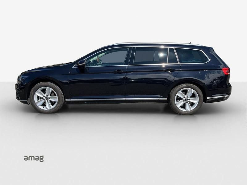 Gebraucht VW Passat Elegance 200 PS (147 kW) 2023 Deepblack perleffekt Kombi