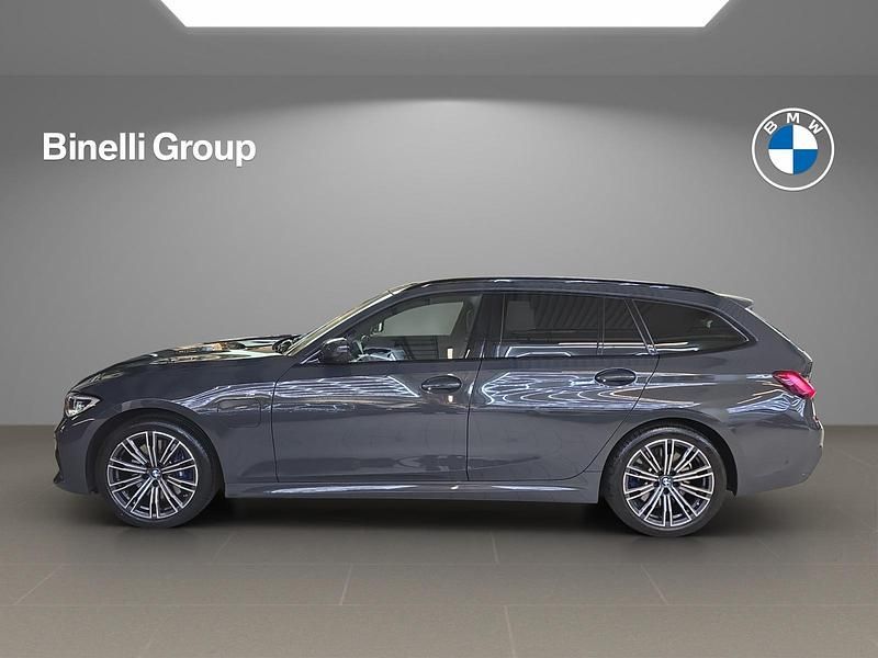 Gebraucht BMW 330e M Sport 292 PS (214 kW) 2021 Grau Kombi