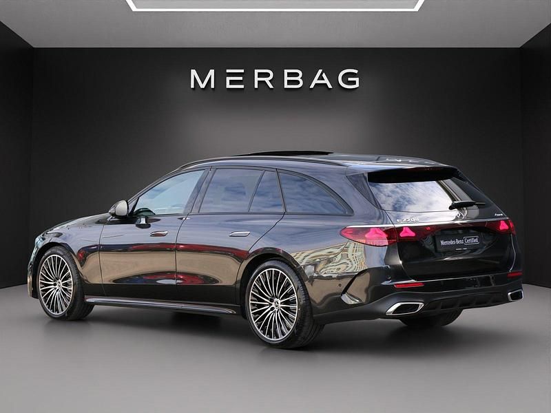 Gebraucht Mercedes E220 197 PS (144 kW) 2024 Kombi