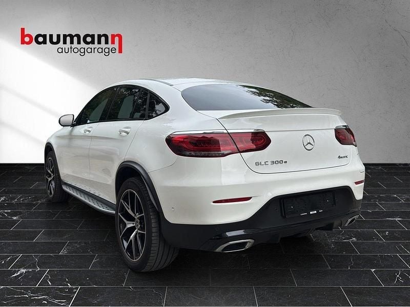 Gebraucht Mercedes GLC300 AMG line 320 PS (235 kW) 2021 Coupé
