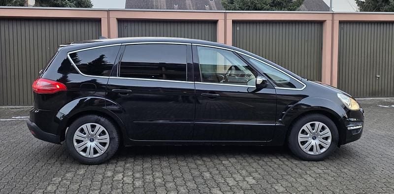 Gebraucht Ford S-MAX S 140 PS (102 kW) 2014 Van / Kleinbus
