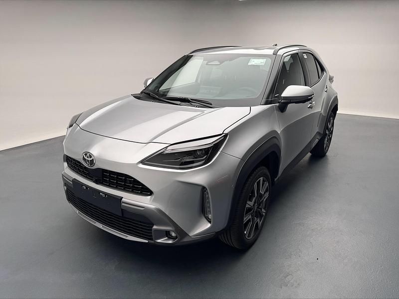 Silber Neu 2025 Toyota Yaris Cross Premium SUV | CHF 38’570 (Fairer Preis) - Bild 1/4