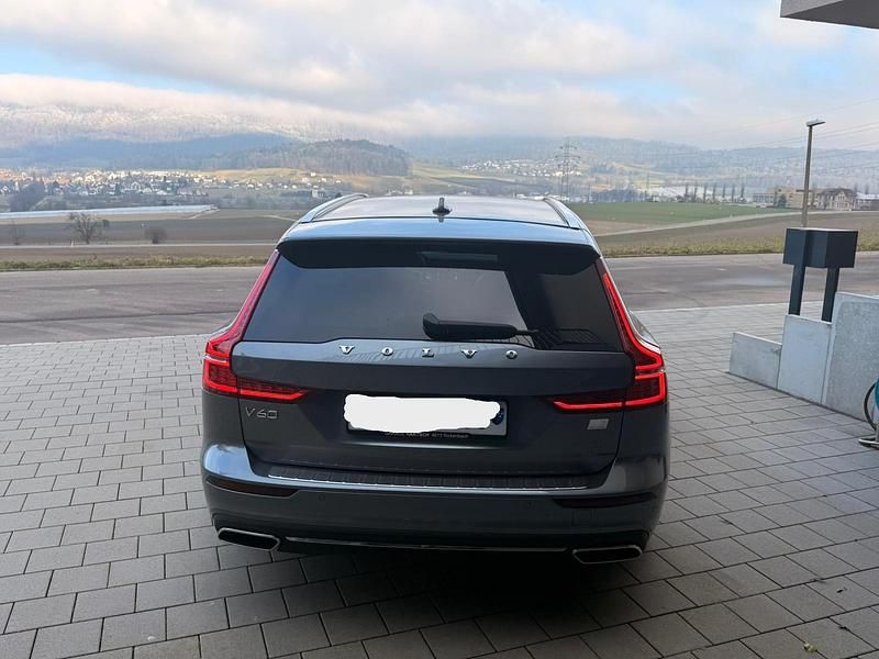 Gebraucht Volvo V60 Inscription 341 PS (250 kW) 2020 Kombi