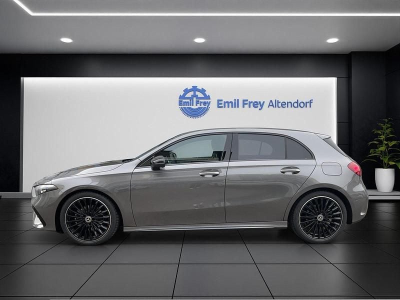 Neu Mercedes A200 AMG line 177 PS (130 kW) 2025 Grau Limousine