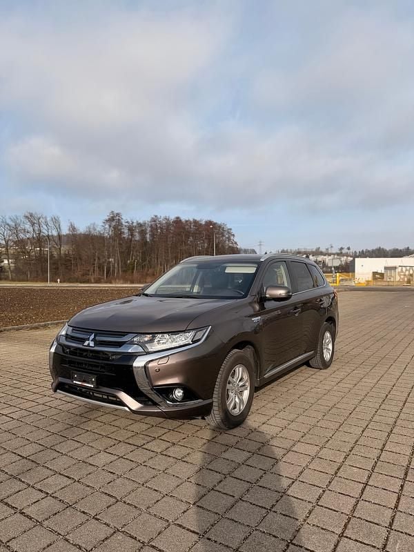 Gebraucht Mitsubishi Outlander P-HEV 121 PS (88 kW) 2016