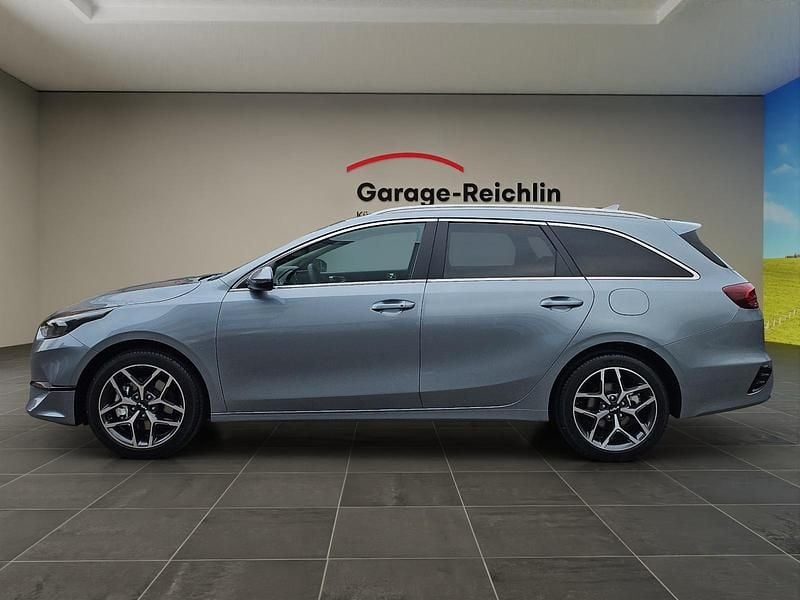 Neu Kia Ceed Sportswagon 140 PS (102 kW) 2025 Silber Kombi