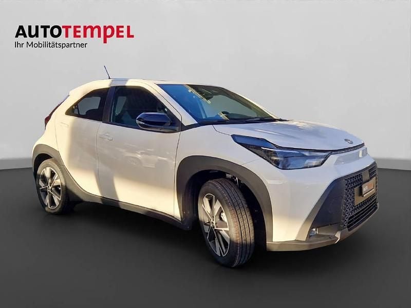 Neu Toyota Aygo X Comfort 116 PS (85 kW) 2026 Weiss SUV