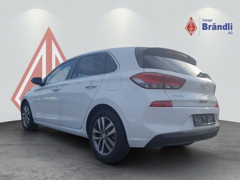 Gebraucht Hyundai i30 140 PS (102 kW) 2018 Weiss Limousine