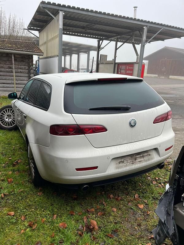 Gebraucht 2008 Alfa Romeo 159 Lusso Kombi | CHF 1’000 - Bild 1/4