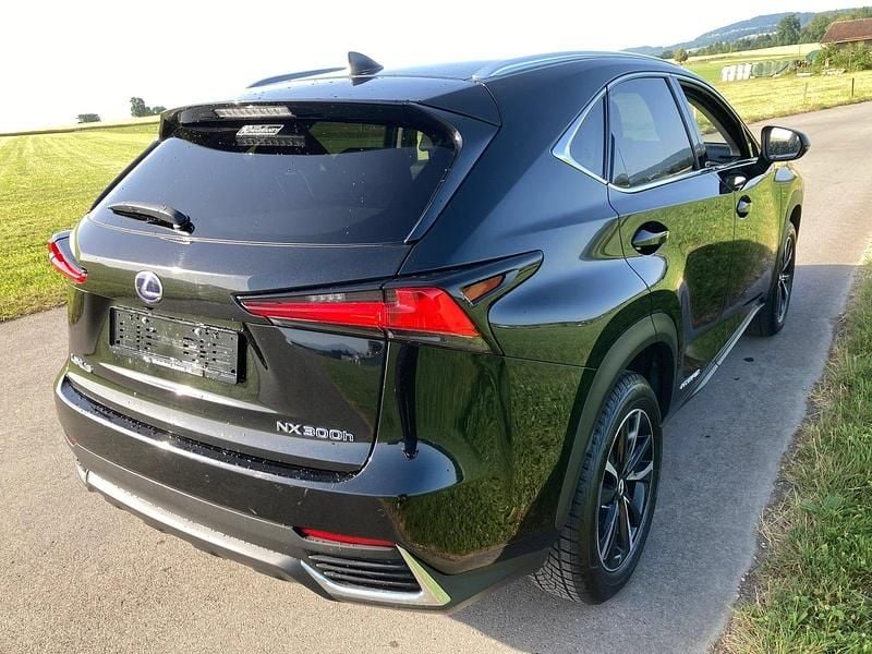 Gebraucht Lexus NX300h E-FOUR 197 PS (144 kW) 2022 SUV