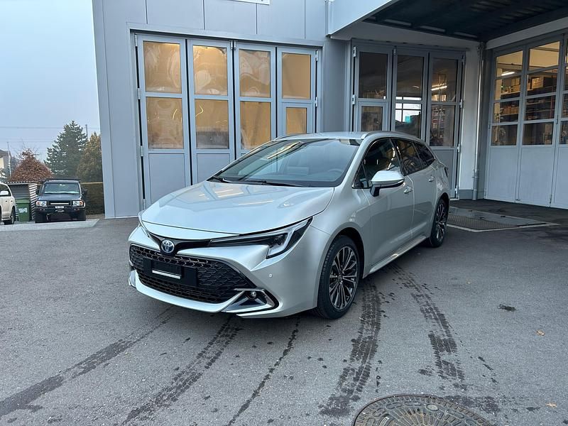 Silber Gebraucht 2023 Toyota Corolla Trend Kombi | CHF 39’500 (Teuer) - Bild 1/4