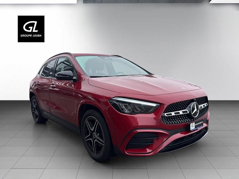Gebraucht Mercedes GLA220 190 PS (139 kW) 2024 Rot SUV