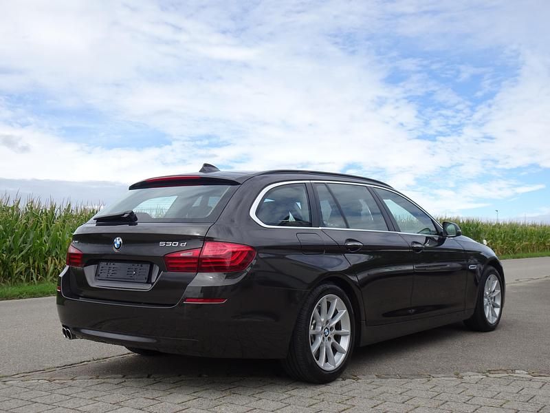 Gebraucht BMW 530 258 PS (189 kW) 2015 Kombi