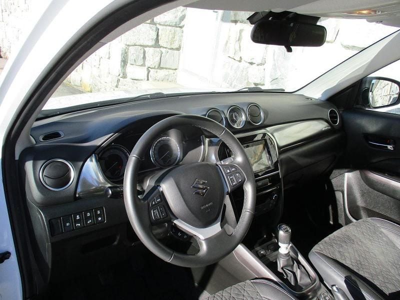 Gebraucht Suzuki Vitara 129 PS (94 kW) 2021 SUV