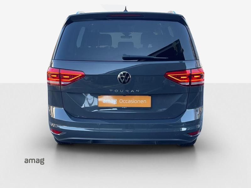 Gebraucht VW Touran Highline 150 PS (110 kW) 2023 Delfingrau metallic Van / Kleinbus