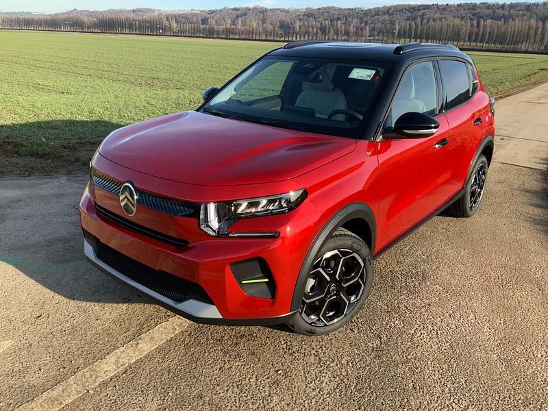 Neu Citroën C3 110 PS (80 kW) 2025 Bordeaux Limousine