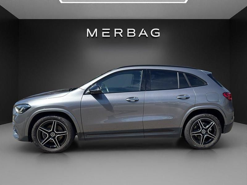 Gebraucht Mercedes GLA220 190 PS (139 kW) 2024 Grau SUV