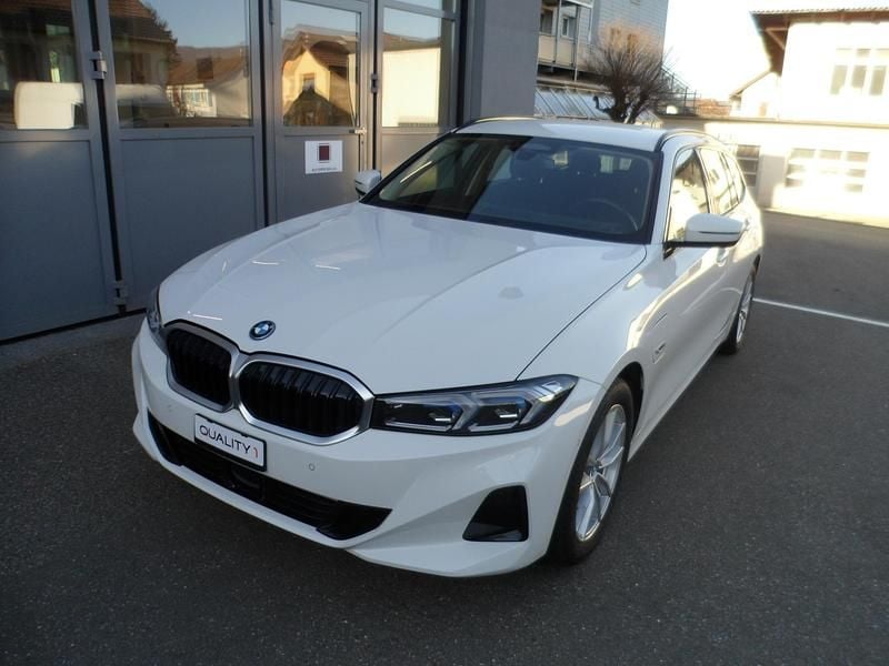 Gebraucht 2023 BMW 330e Kombi | CHF 29’900 (Superpreis) - Bild 1/4