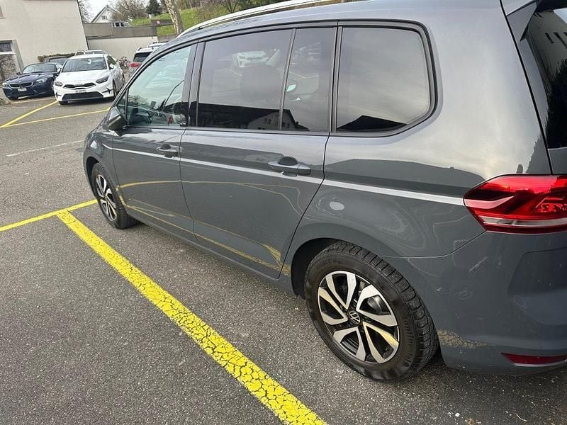 Gebraucht VW Touran Comfortline 150 PS (110 kW) 2021 Van / Kleinbus