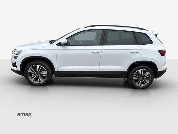Neu Skoda Karoq Dynamic 150 PS (110 kW) 2026 Moon weiss, metallic SUV